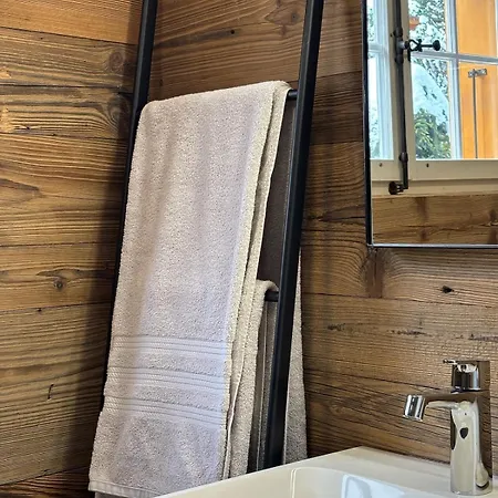 Casa Gherdeina, Ski-in, Ski-out Mountain Gem *