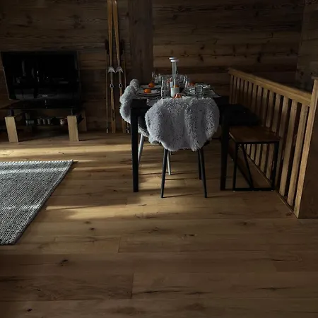 Casa Gherdeina, Ski-in, Ski-out Mountain Gem Appartement *