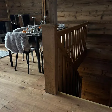 Casa Gherdeina, Ski-in, Ski-out Mountain Gem Appartement